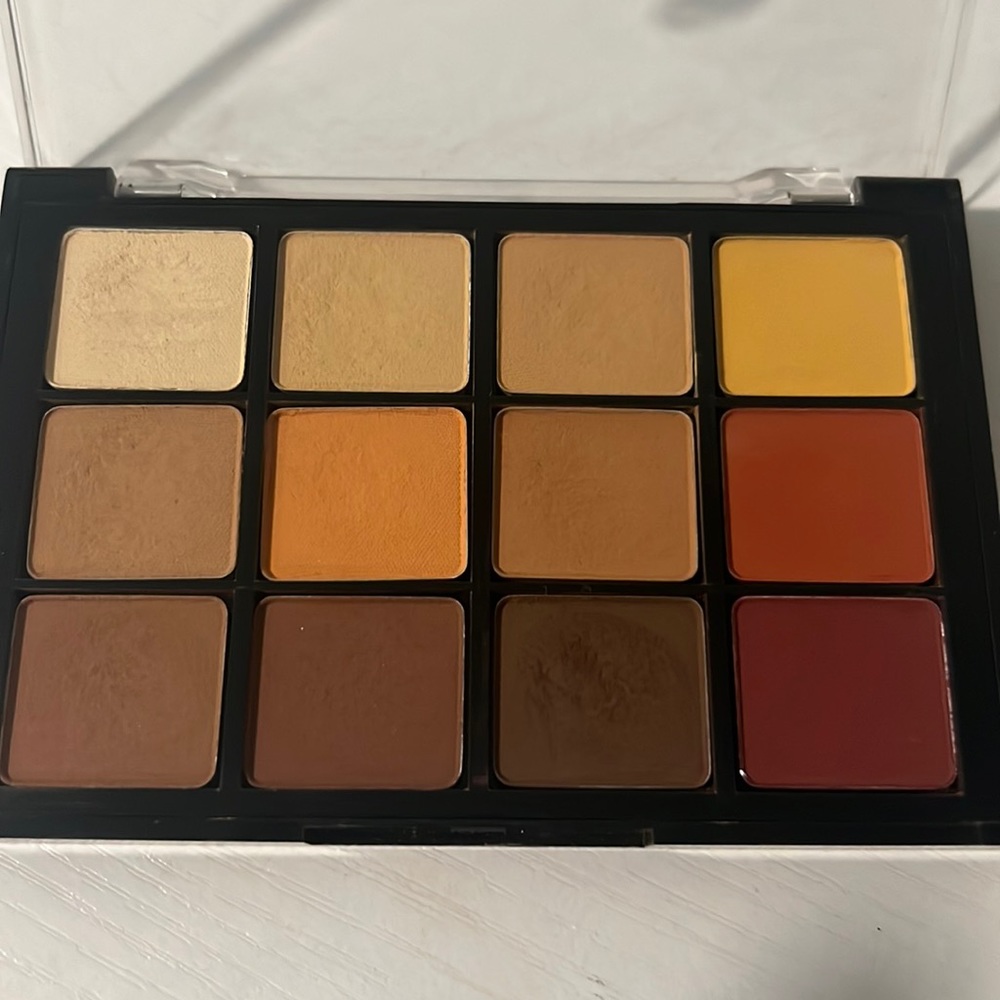 VISEART warm mattes eyeshadow palette